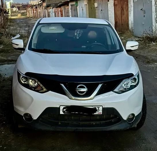 Дефлектор капота темный для Nissan Qashqai II