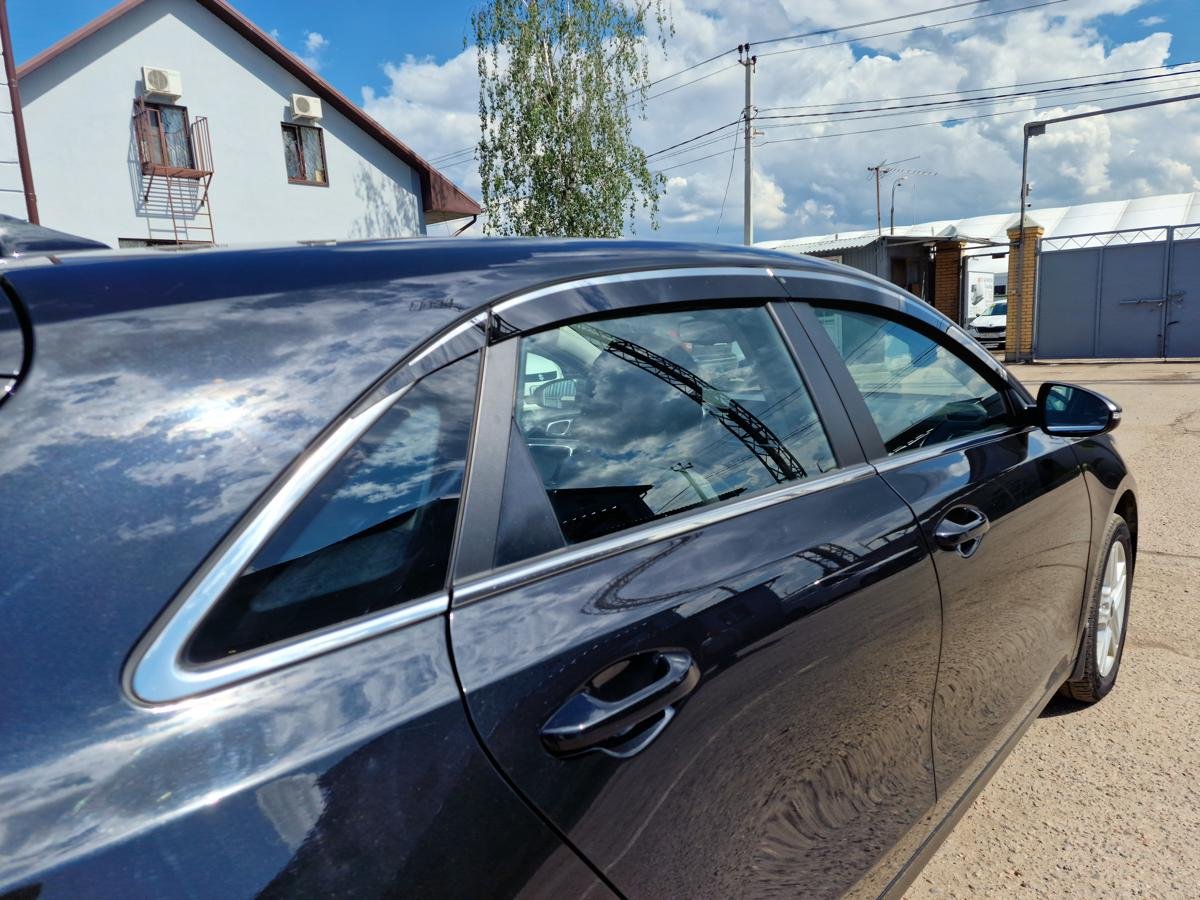 Дефлекторы окон с хром накладками 2D 6 шт (для кузова хэтчбек) для Kia Ceed III