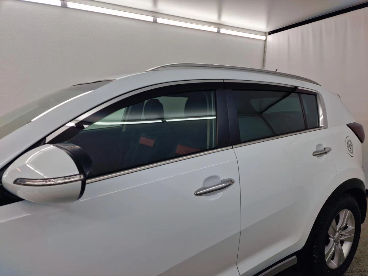 Дефлекторы окон с хром накладками 2D 4 шт для Kia Sportage III