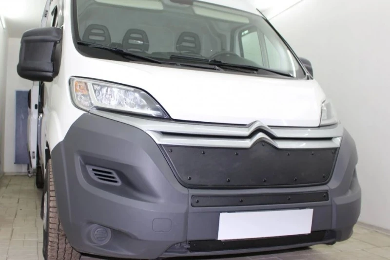 Зимняя заглушка радиатора к съемной сетке (2 части) для Peugeot Boxer II Рестайлинг  Стрелка 11 FDUC14.bot2
