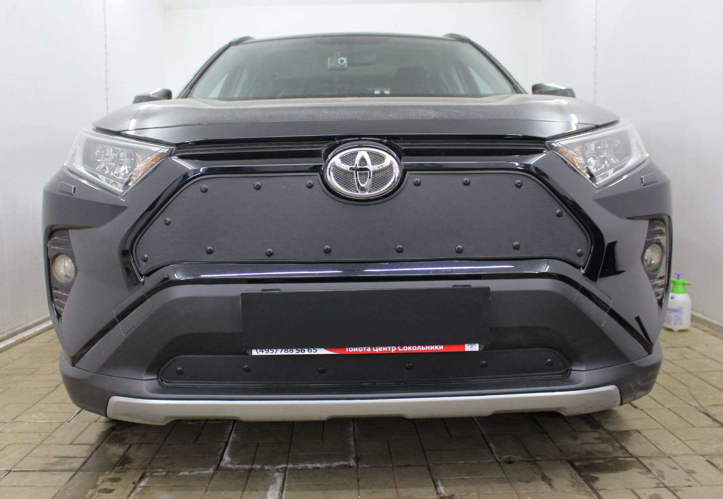 Зимняя заглушка радиатора к съемной сетке верх для Toyota RAV4 V (XA50)