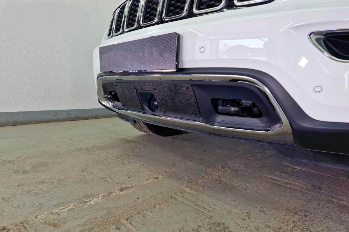 Зимняя заглушка радиатора на стяжке низ для Jeep Grand Cherokee IV (WK2) Рестайлинг 2