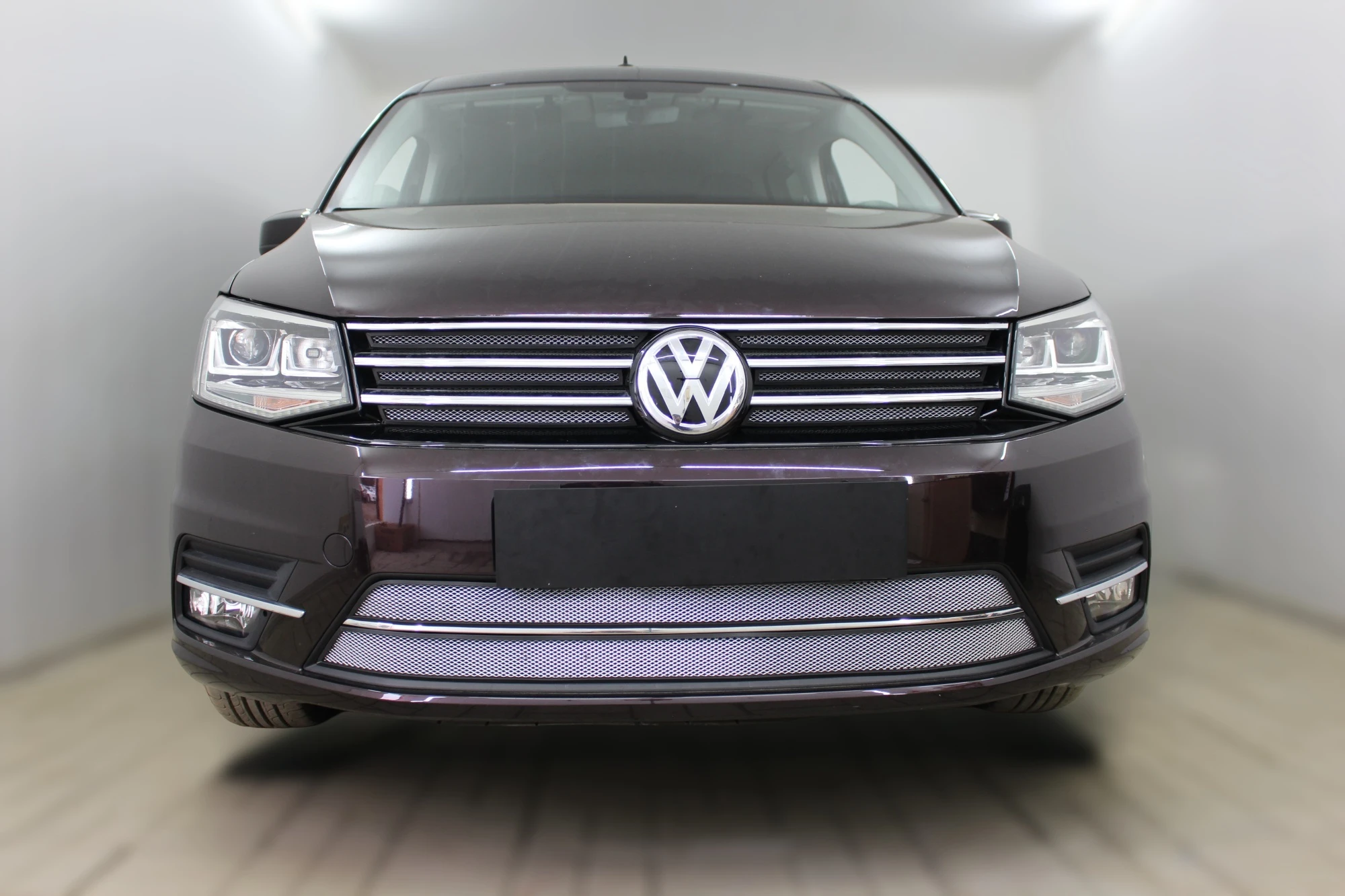 Комплект сеток chrome верх 6 частей и низ 2 части для Volkswagen Caddy IV Хром