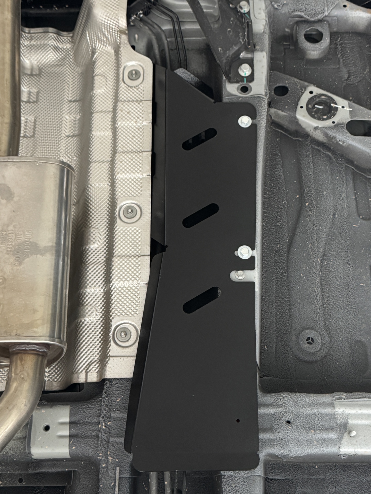 Защита топливопровода для MG RX5 II