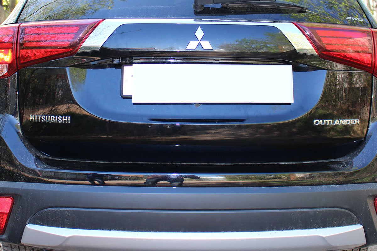 Защита камеры заднего вида для Mitsubishi Outlander III Рестайлинг 3