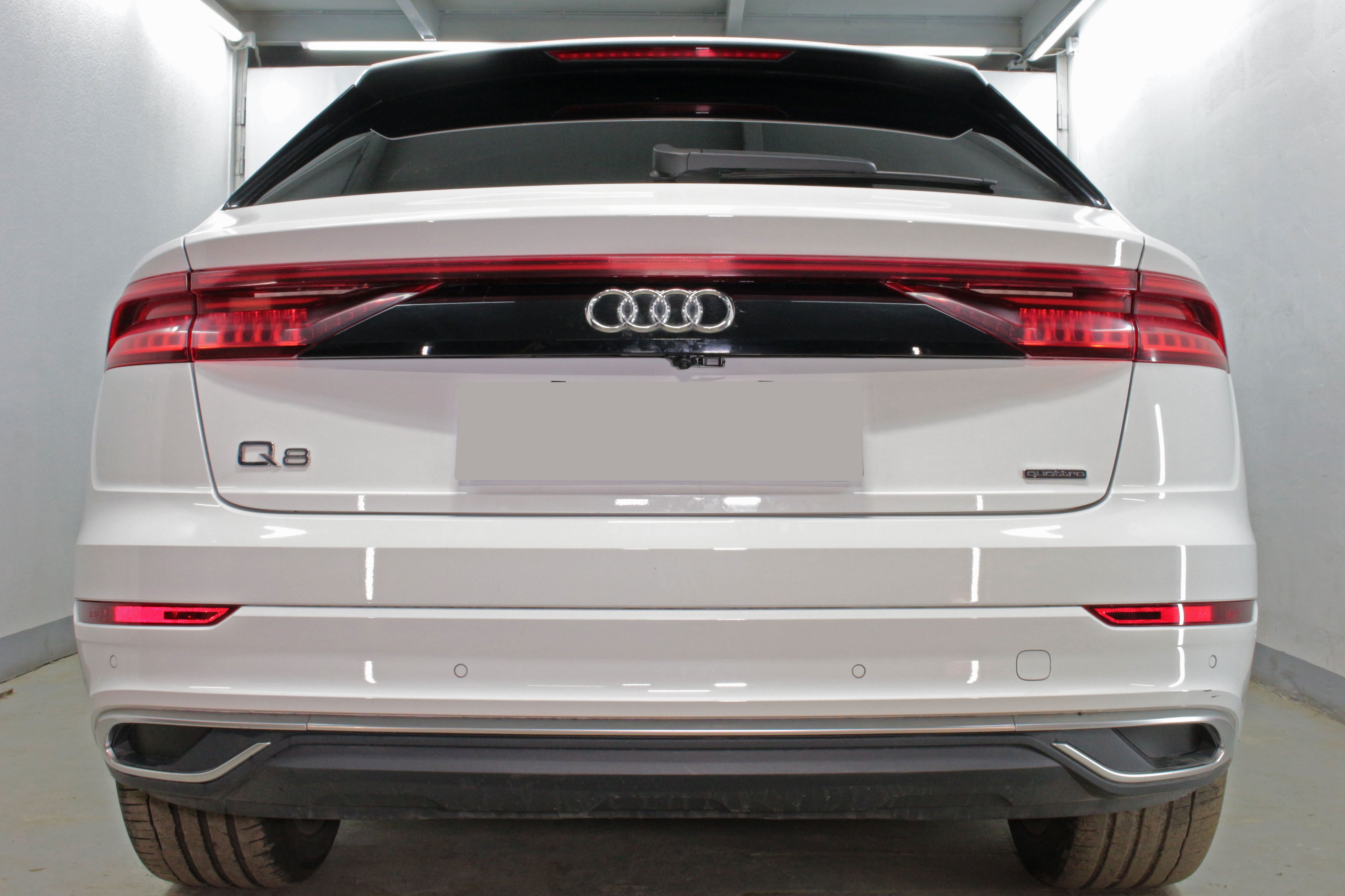 Защита камеры заднего вида для Audi Q8 I