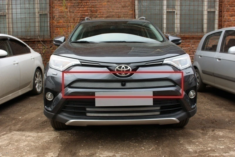 Защитная сетка радиатора верх, с камерой для Toyota RAV4 IV (XA40) Рестайлинг Хром Стрелка 11 TRAV15.top2.chrome