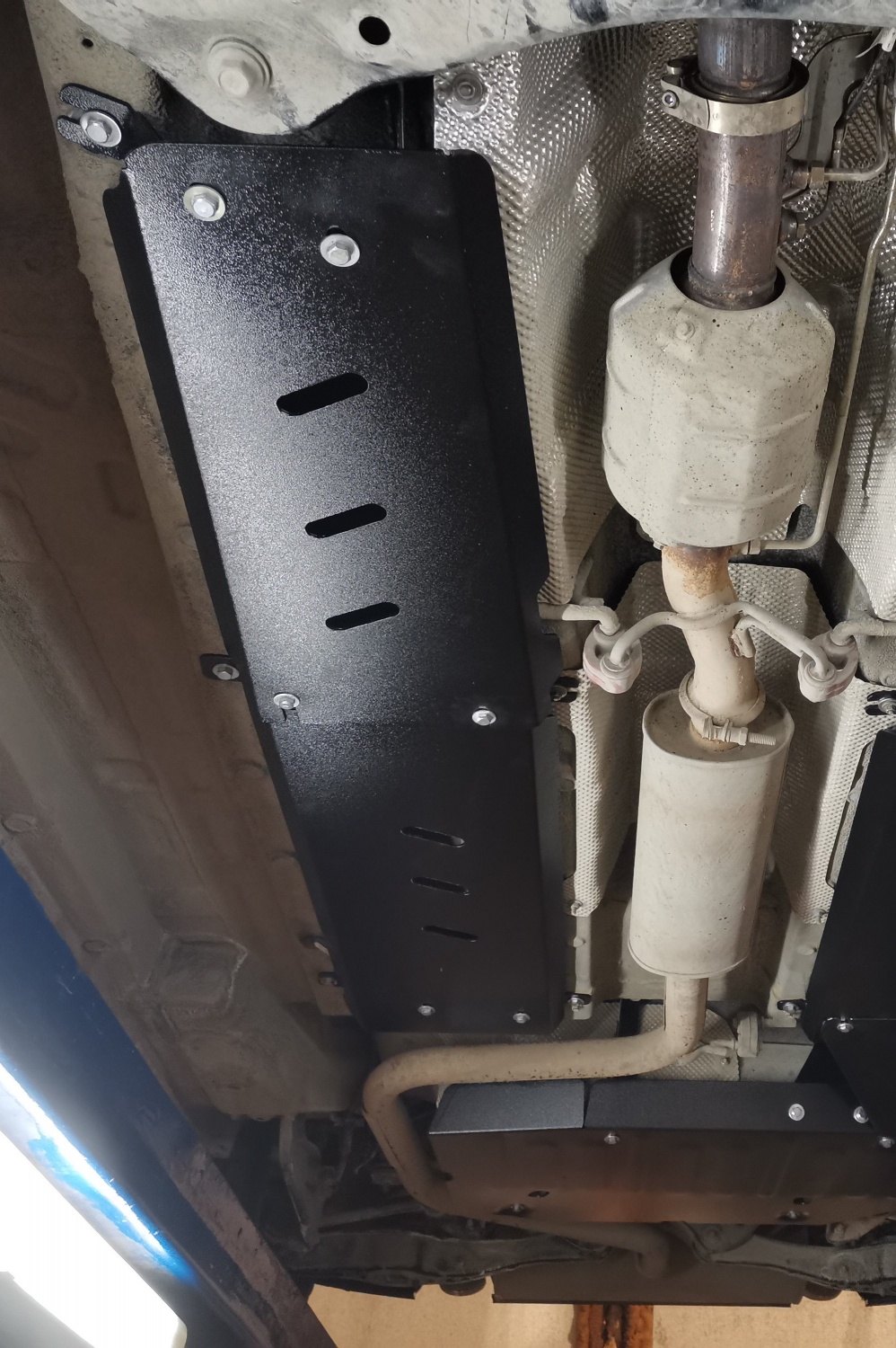 Защита тормозной магистрали (2 части) для JAC JS6