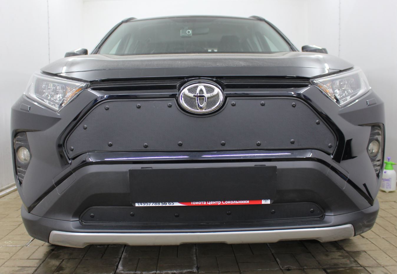 Зимняя заглушка радиатора к съемной сетке низ для Toyota RAV4 V (XA50)