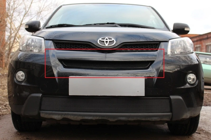 Защитная сетка радиатора верх для Toyota Urban Cruiser Черный Стрелка 11 TURCR.top.black