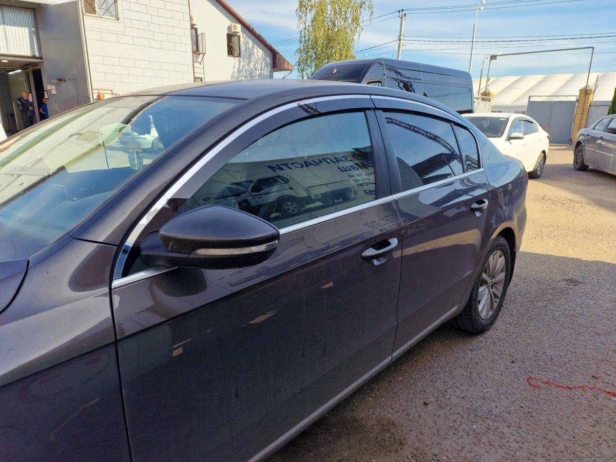 Дефлекторы окон 2D с хром накладками 4 шт. для Volkswagen Passat B7
