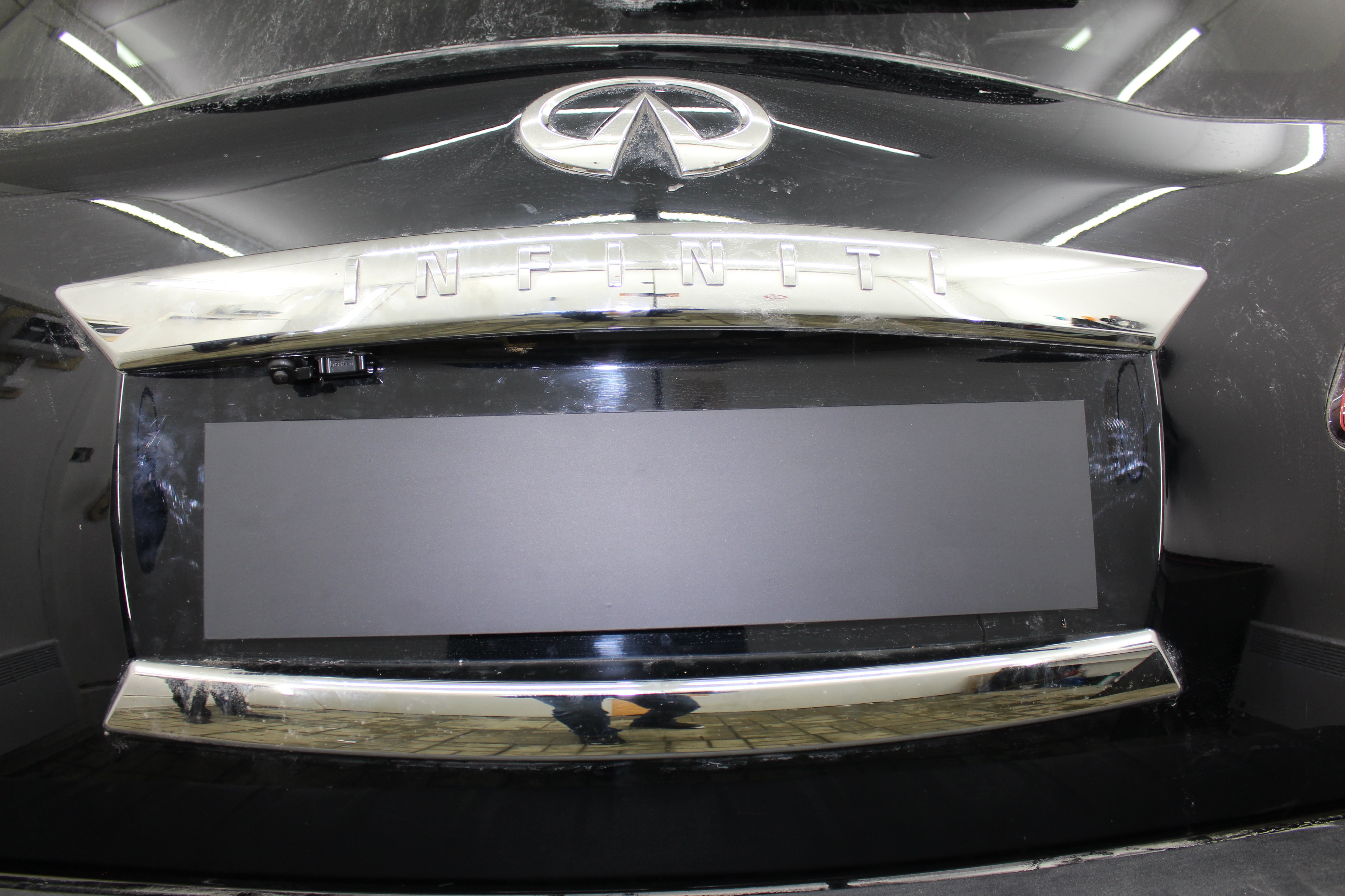 Защита камеры заднего вида для Infiniti QX56 II