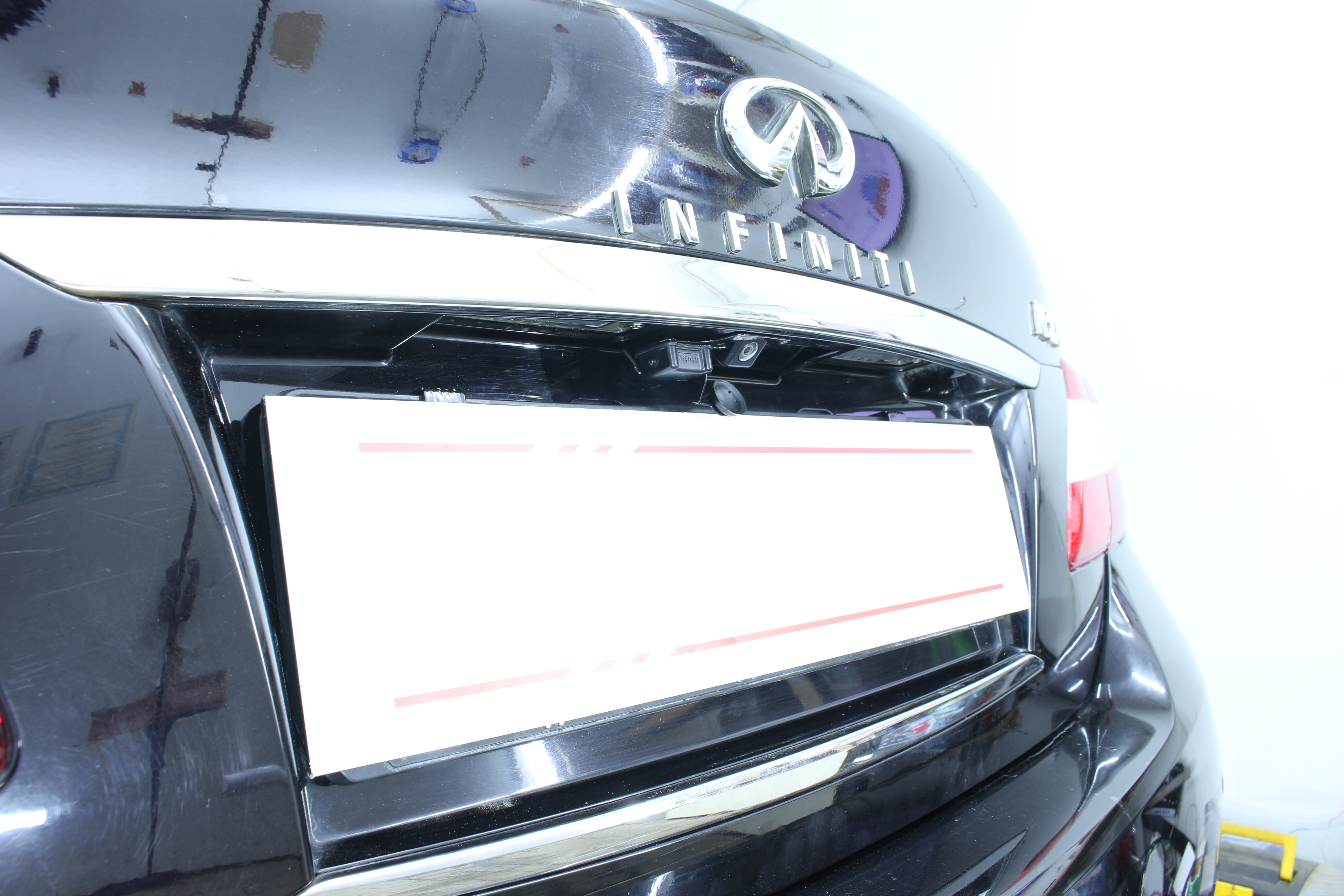 Защита камеры заднего вида для Infiniti M IV