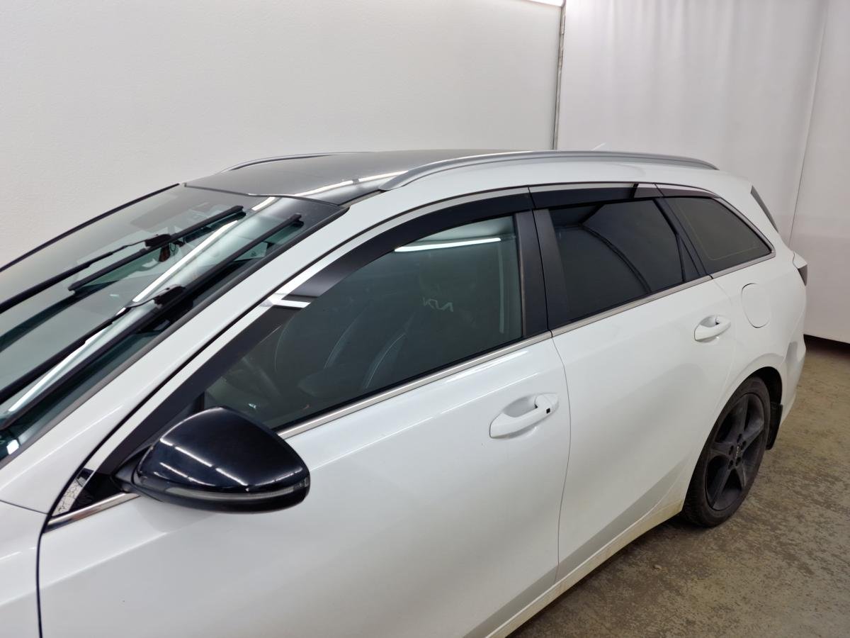 Дефлекторы окон с хром накладками 2D 6 шт (для кузова универсал) для Kia Ceed III