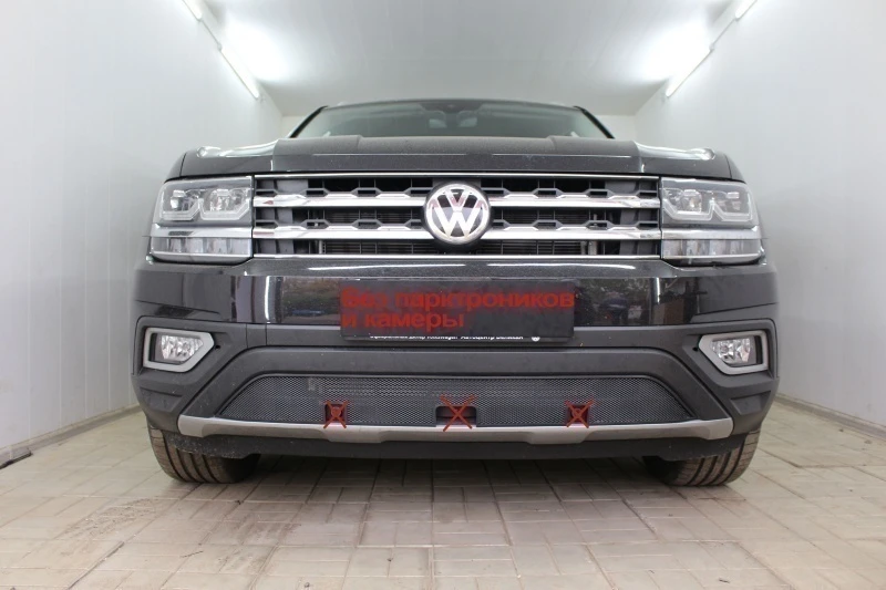 Защитная сетка радиатора низ для Volkswagen Teramont I Черный Стрелка 11 VWTER17.bot.black