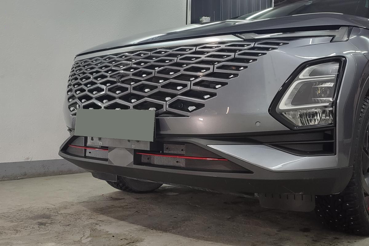 Зимняя заглушка радиатора на стяжке низ (4 части) для Omoda C5 I