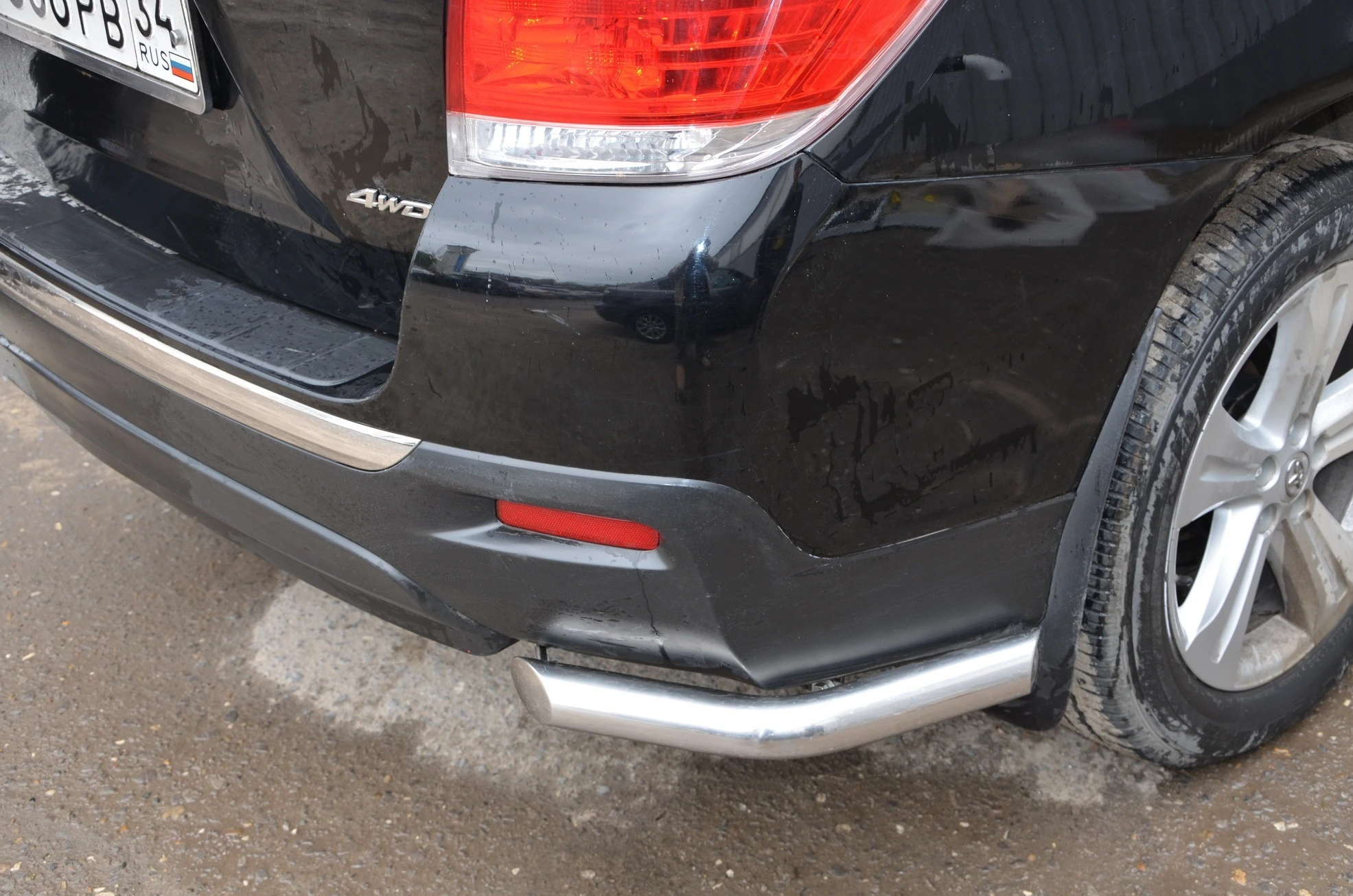 Защита заднего бампера угловая d60 мм для Toyota Highlander II (U40) Рестайлинг  Юко THL.10.18