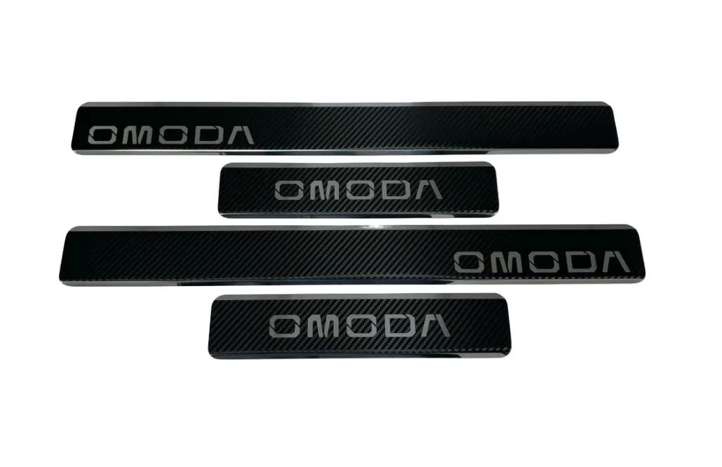 Накладки на пороги нержавеющая сталь под карбон 4шт. для Omoda S5