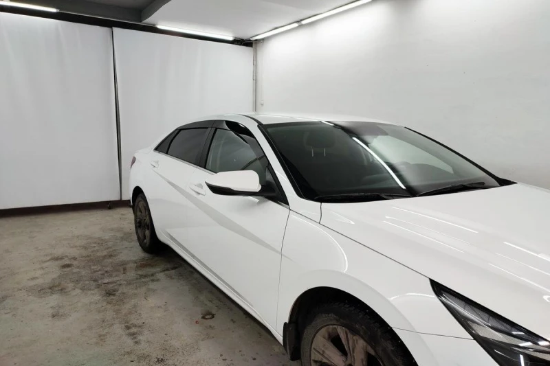 Дефлекторы окон 2D 6 шт для Hyundai Elantra VII (CN7) Черные Стрелка 11 2D076-6.S11