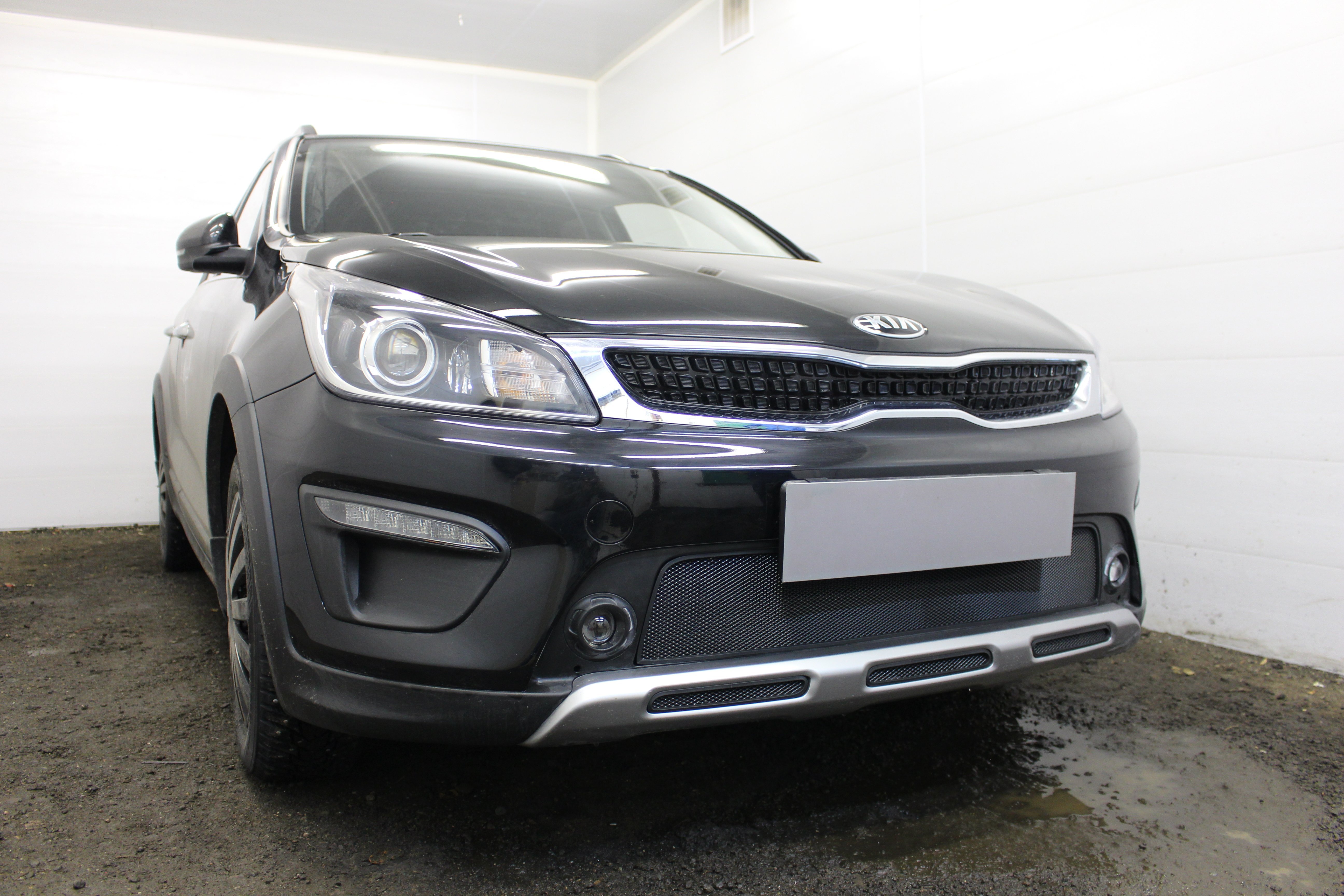 Защитная сетка радиатора низ 3 части для Kia Rio X (X-Line) I