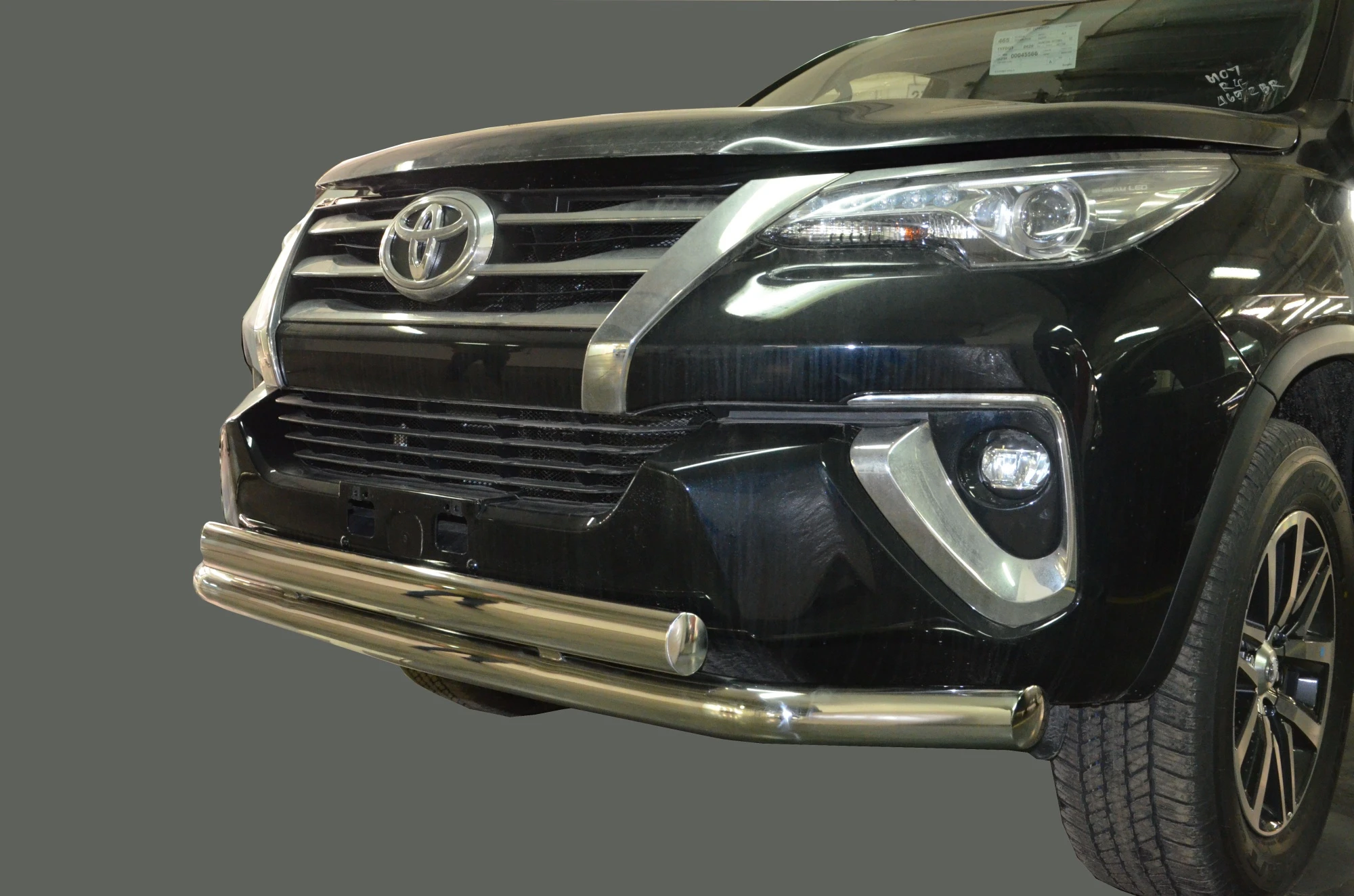 Защита переднего бампера двойная овал d76/75x42 мм для Toyota Fortuner II  Юко TF.17.03-75