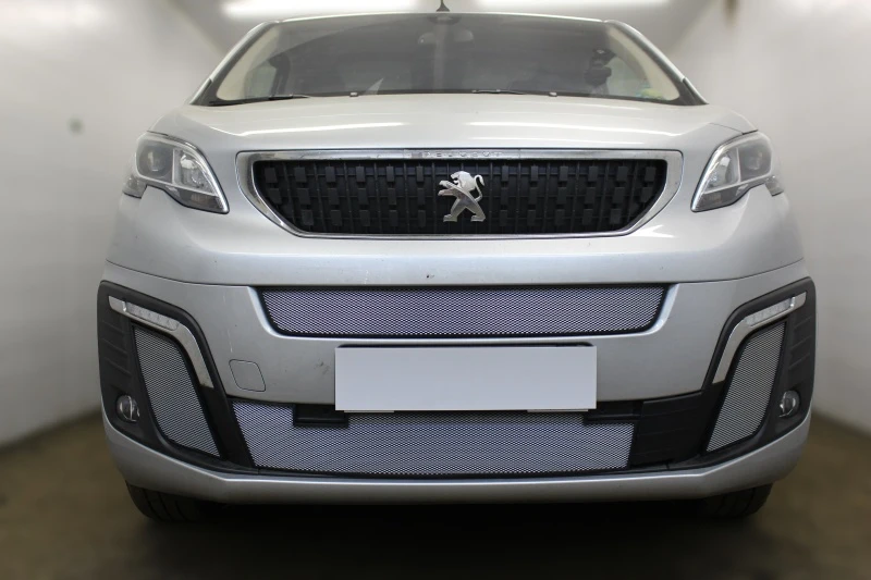 Комплект сеток chrome боковые, центр и низ 2 части для Peugeot Traveller I Хром Стрелка 11 PEUTR17.cor.chrome-PEUTR17.bot.chrome
