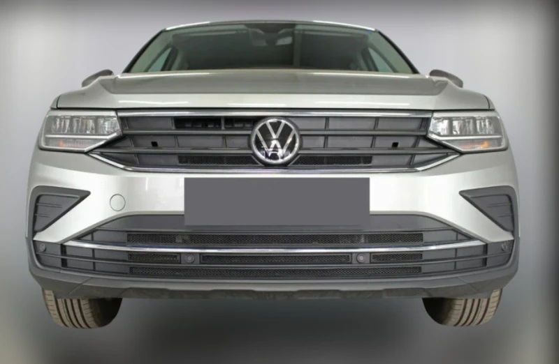 Комплект сеток black верх и низ для Volkswagen Tiguan II Рестайлинг Черный Стрелка 11 WVTIG20.top.black-WVTIG20.bot.black