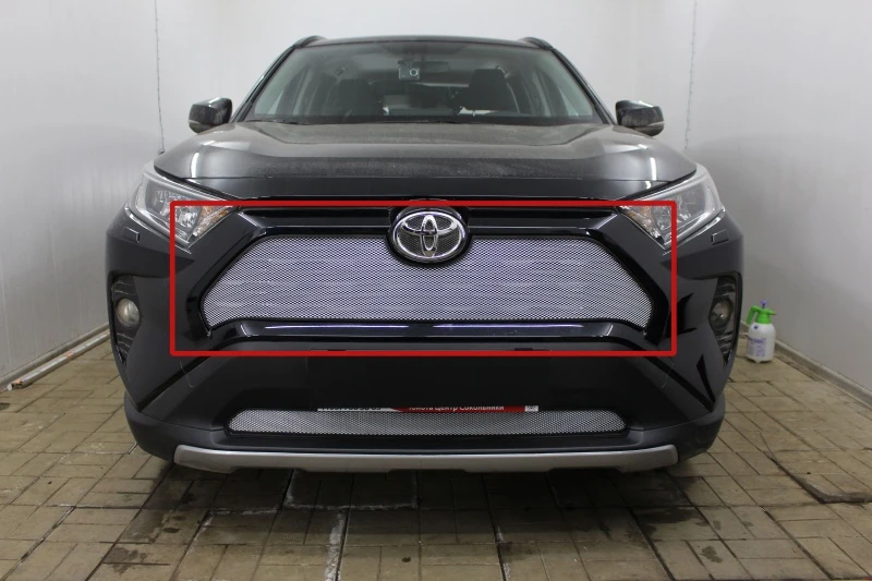 Защитная сетка радиатора верх для Toyota RAV4 V (XA50) Хром Стрелка 11 TRAV19.top.chrome