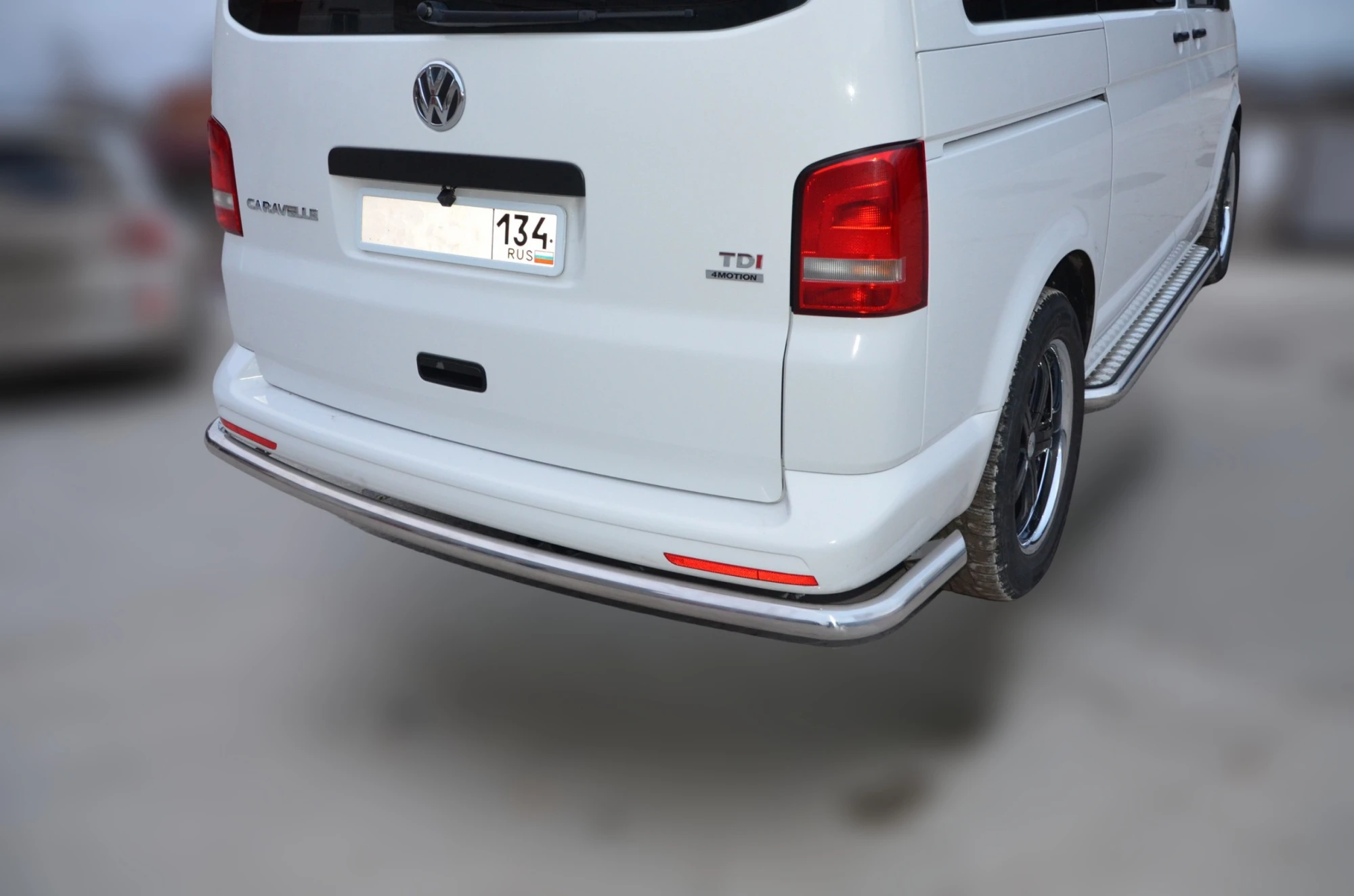 Защита заднего бампера угловая большая d60 мм для Volkswagen Caravelle T5 Рестайлинг  Юко VWK.15.21