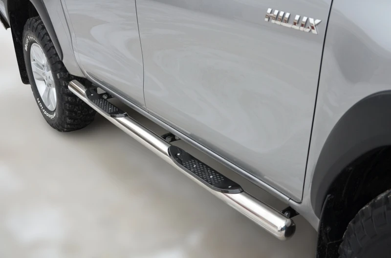 Пороги труба с проступью d76 мм для Toyota Hilux VIII  Юко THL.18.93