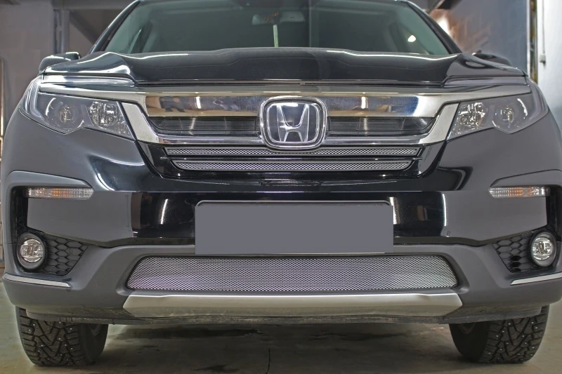 Комплект сеток chrome верх 2 части и низ для Honda Pilot III Рестайлинг Хром Стрелка 11 HPIL18.top.chrome-HPIL18.bot.chrome