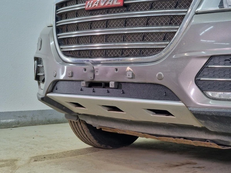 Зимняя заглушка радиатора на стяжке низ для Haval H6 Черный Стрелка 11 ZZ.HAVH6