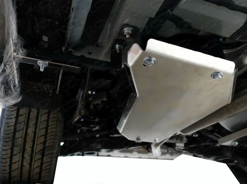 Защита правого бака для Mazda CX-5 II  ТСС ZKTCC00128
