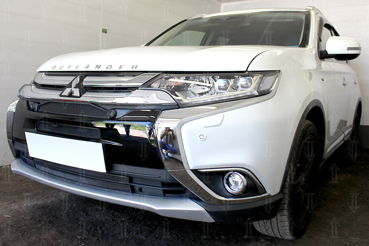 Защитная сетка радиатора комплект 4 части, с парктроником и камерой для Mitsubishi Outlander III Рестайлинг 2