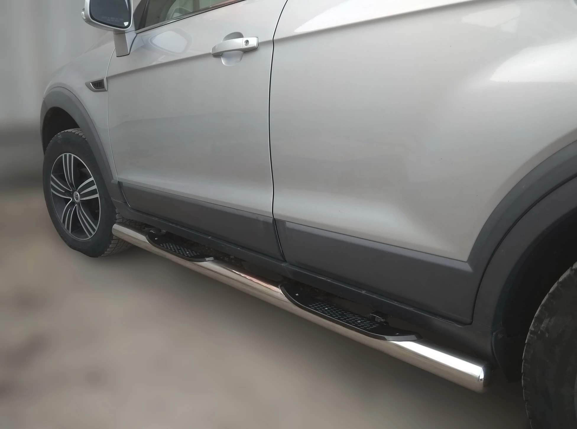 Пороги труба с проступью d76 мм для Chevrolet Captiva I Рестайлинг  Юко CVC.12.93