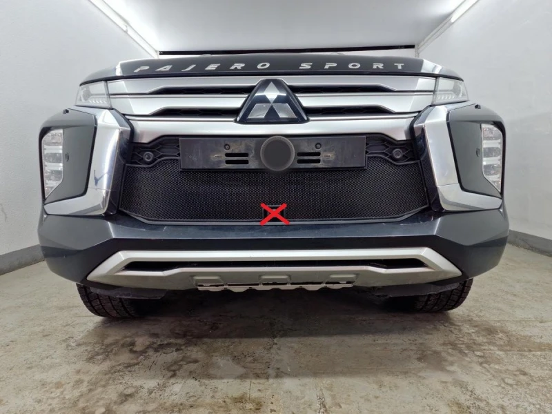 Защитная сетка радиатора для Mitsubishi Pajero Sport III Рестайлинг Черный Стрелка 11 MITPS21.black