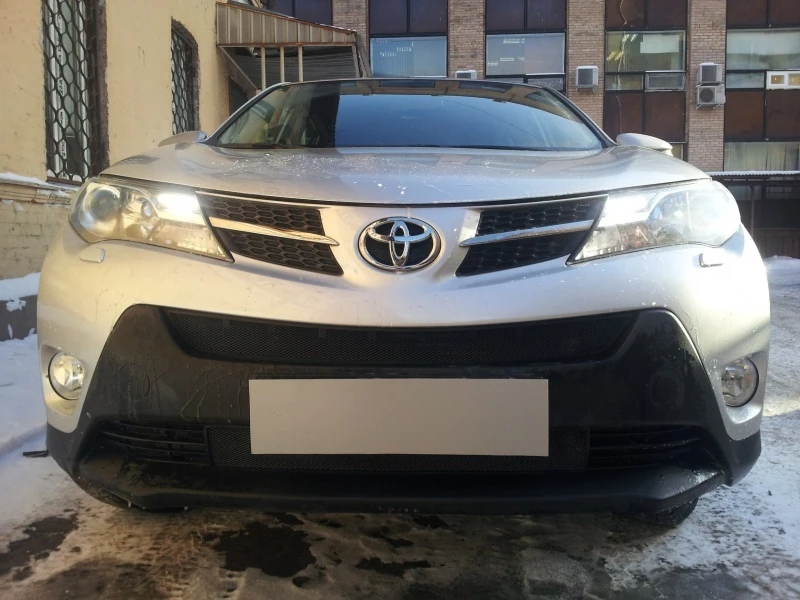Защитная сетка радиатора низ для Toyota RAV4 IV (XA40) Черный Стрелка 11 TRAVK13.black