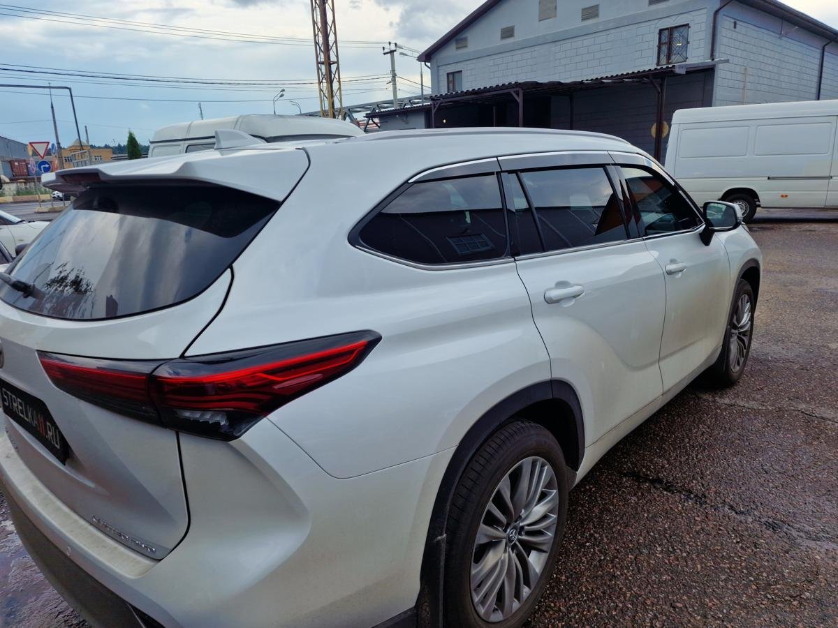 Дефлекторы окон 2D с хром накладками 6 шт. для Toyota Highlander IV (U70)