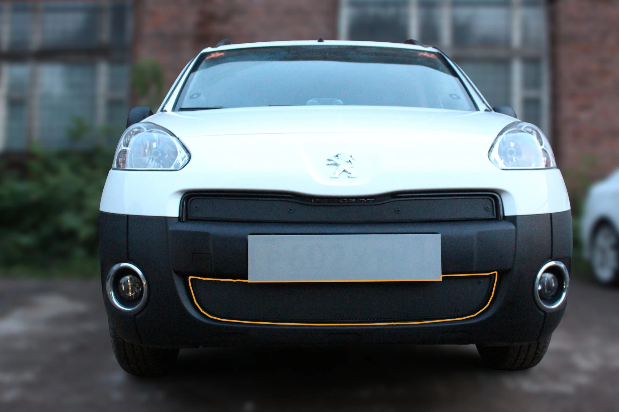 Зимняя заглушка радиатора к съемной сетке низ для Peugeot Partner II Черный Стрелка 11 PEUPAR08.bot