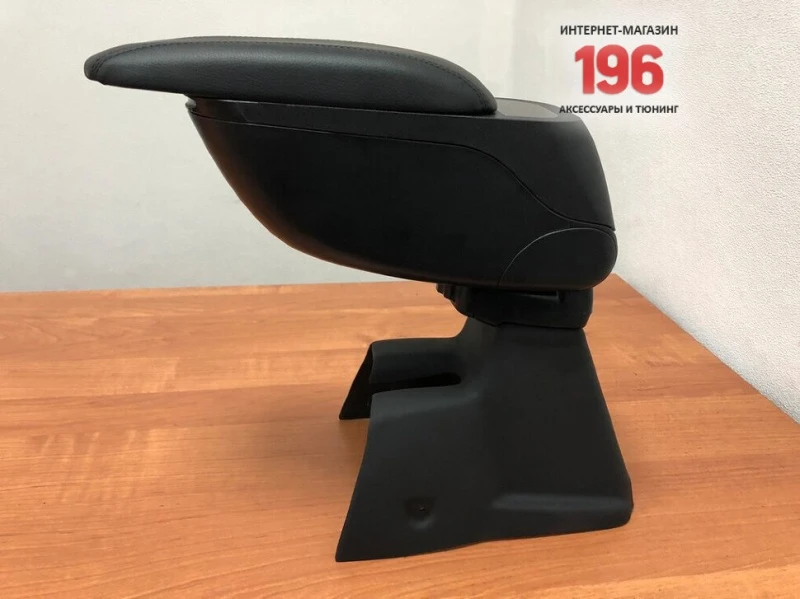 Подлокотник модельный ARM-1 для LADA (ВАЗ) Vesta I  INOX ARM1002 Black