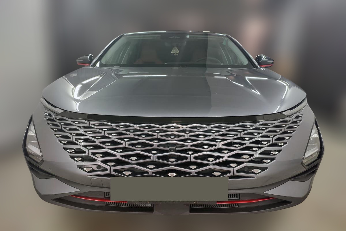 Накладка на капот между фар для Omoda C5 I