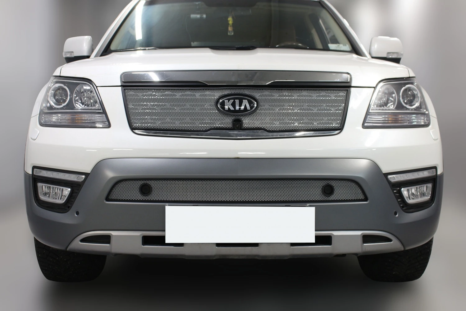 Комплект сеток chrome верх с камерой и низ с парктрониками для Kia Mohave I Рестайлинг