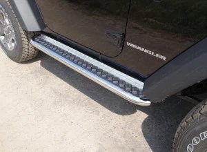 Пороги с площадкой 60,3 мм для Jeep Wrangler III (JK)  ТСС JEEPWRAN3D(3.6)14-09