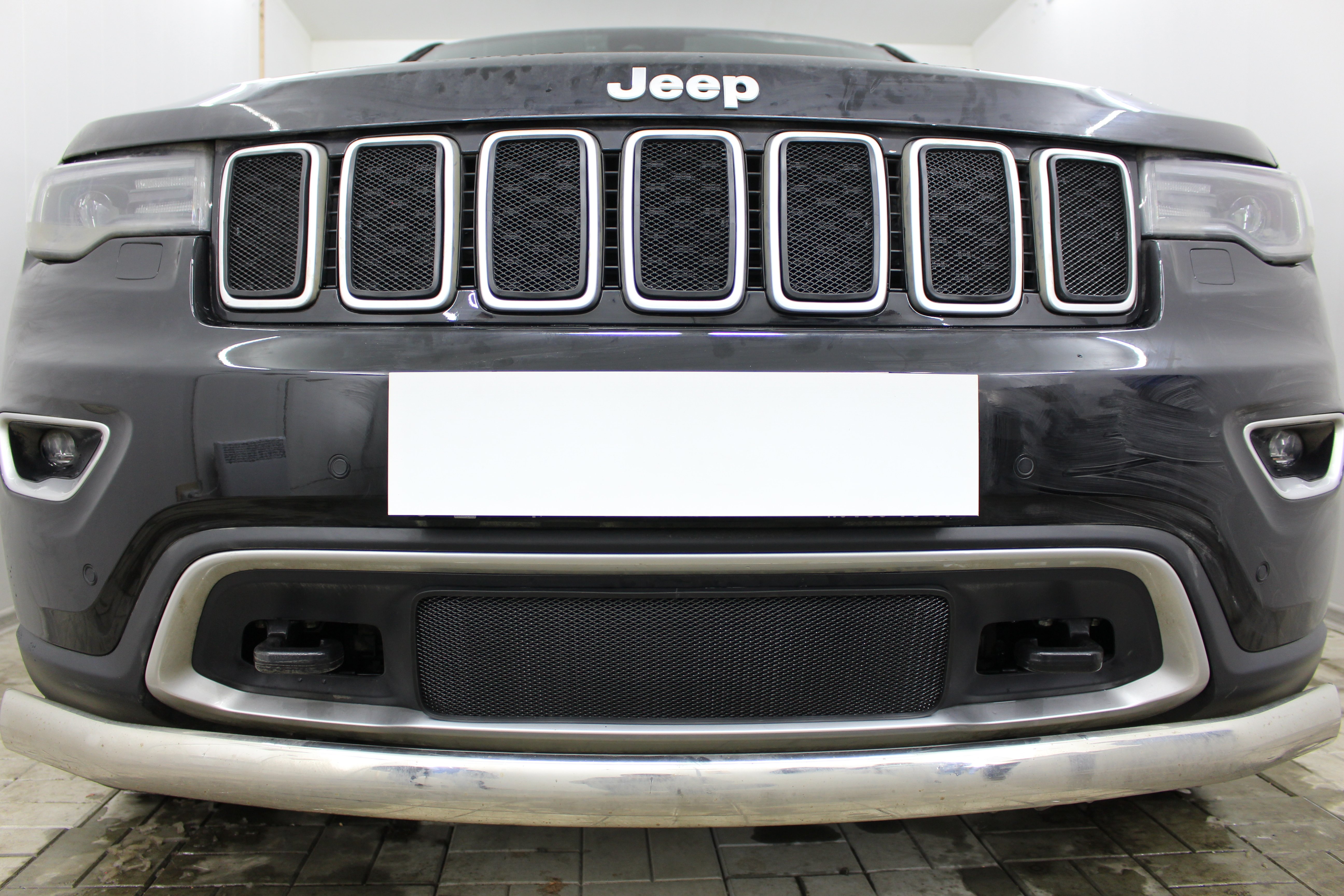 Защитная сетка радиатора низ для Jeep Grand Cherokee IV (WK2) Рестайлинг 2