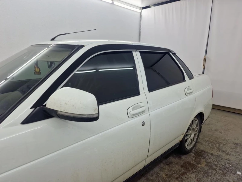 Дефлекторы окон 2D с хром накладками 6 шт. для LADA (ВАЗ) Priora I Хром Стрелка 11 2D336-6C.S11