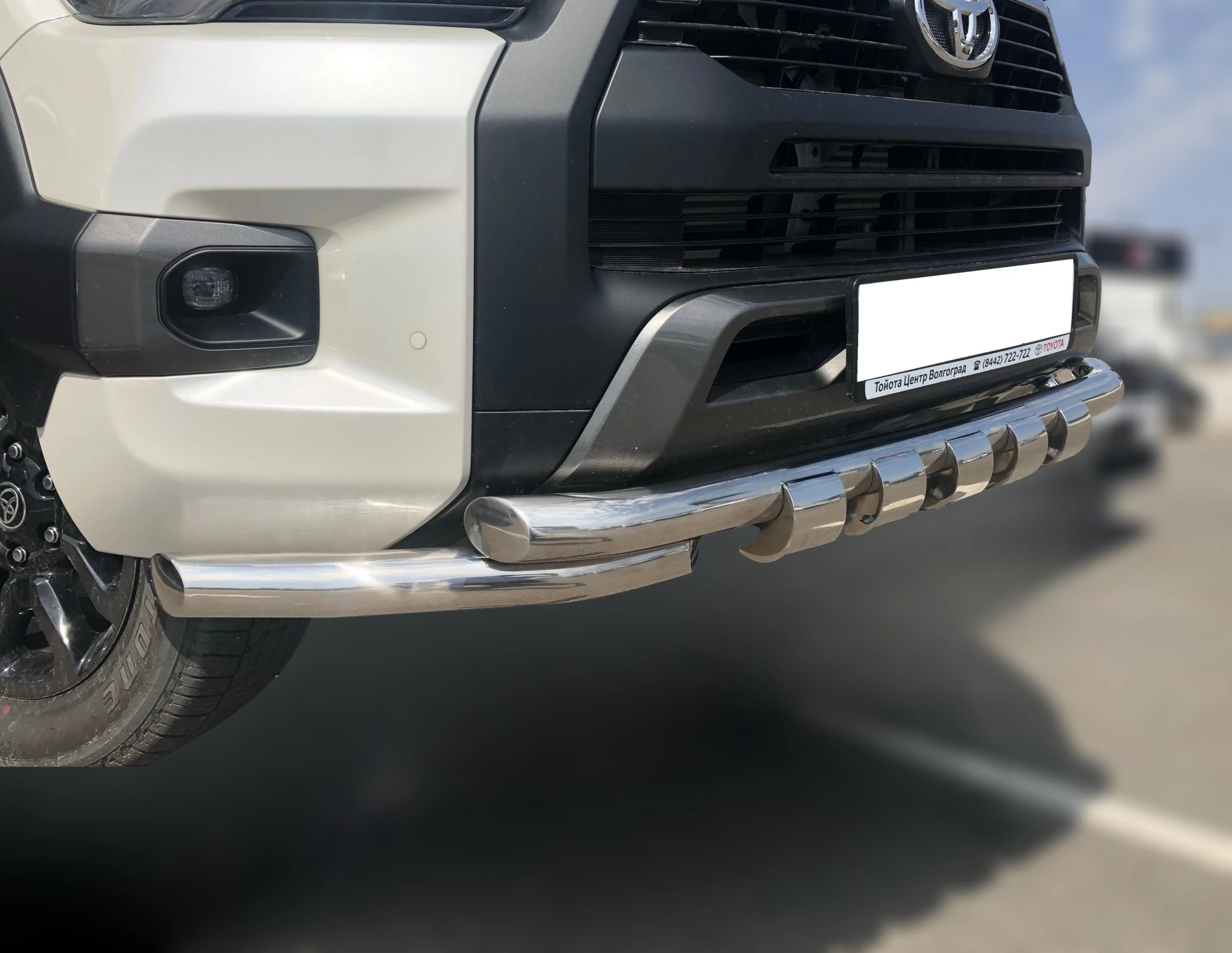Защита переднего бампера G d60 мм для Toyota Hilux VIII Рестайлинг  Юко THL.20.05-1