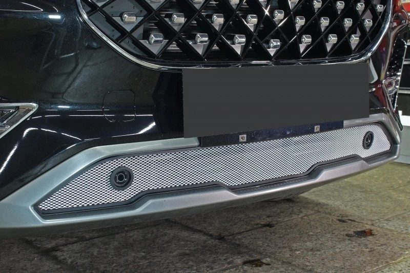Защитная сетка радиатора низ с парктроником для Chery Tiggo 8 Pro Хром Стрелка 11 CHTIG8P.park.chrome