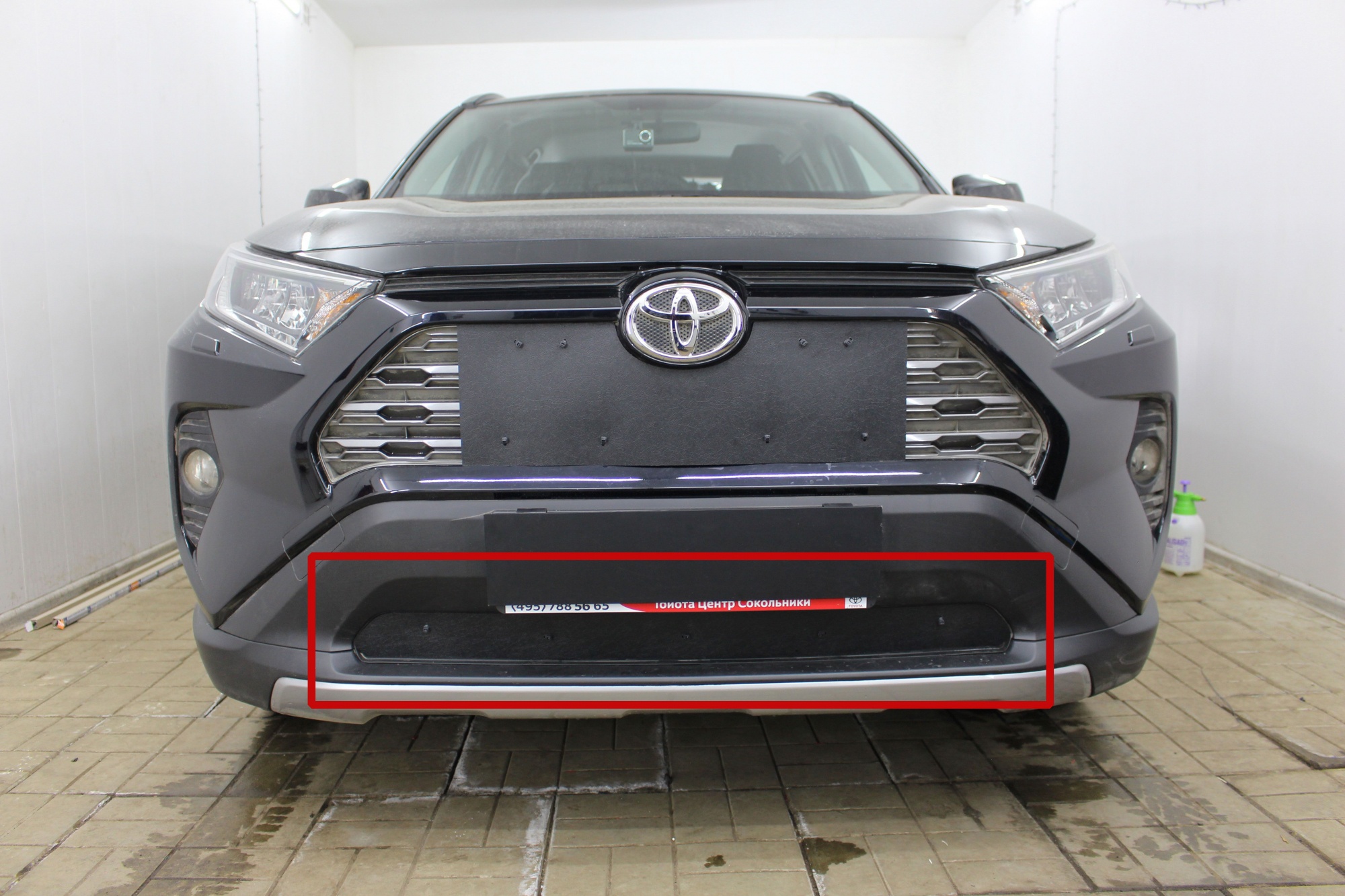 Зимняя заглушка радиатора на стяжке низ для Toyota RAV4 V (XA50)