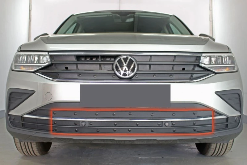 Зимняя заглушка радиатора к съемной сетке низ для Volkswagen Tiguan II Рестайлинг Черный Стрелка 11 WVTIG20.bot