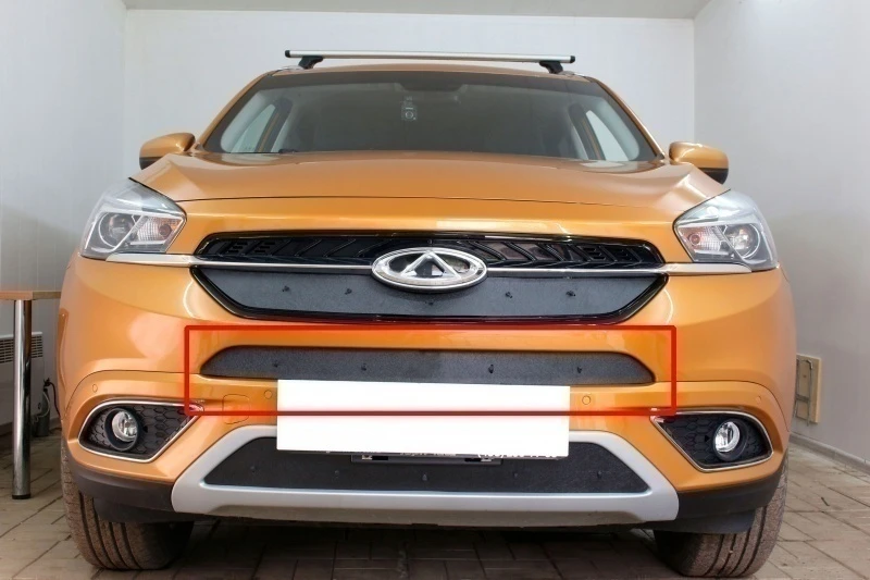 Зимняя заглушка радиатора на стяжке середина для Chery Tiggo 7 I Черный Стрелка 11 ZZ.CHTIG7.mid